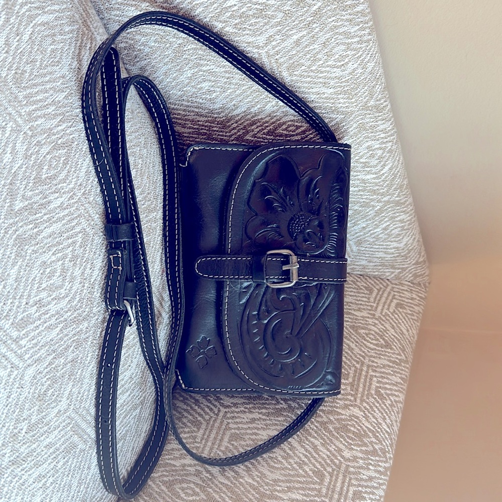 Patricia Nash/ Italian leather crossbody uniquely tooled little black bag!